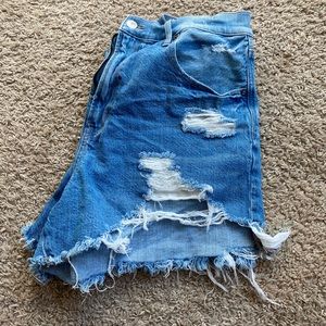 Medium wash American eagle ripped shorts